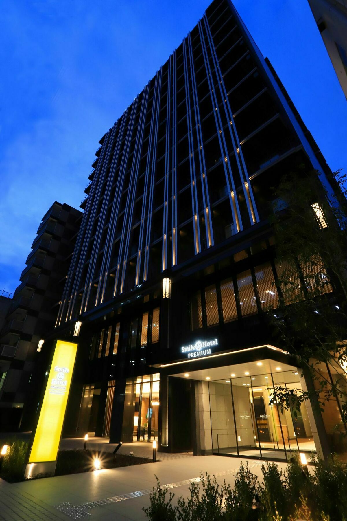 Smile Hotel Premium Osaka Hommachi Exterior photo